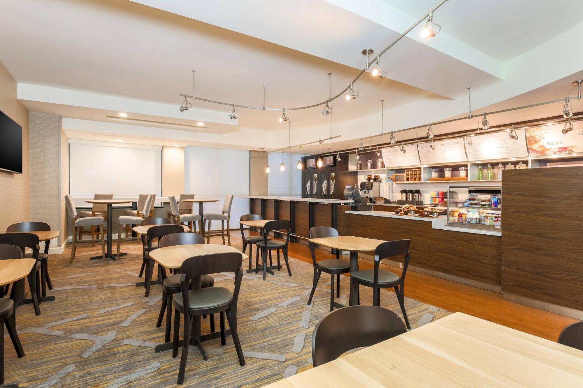 Courtyard By Marriott Pittsburgh Downtown Hotel Екстериор снимка