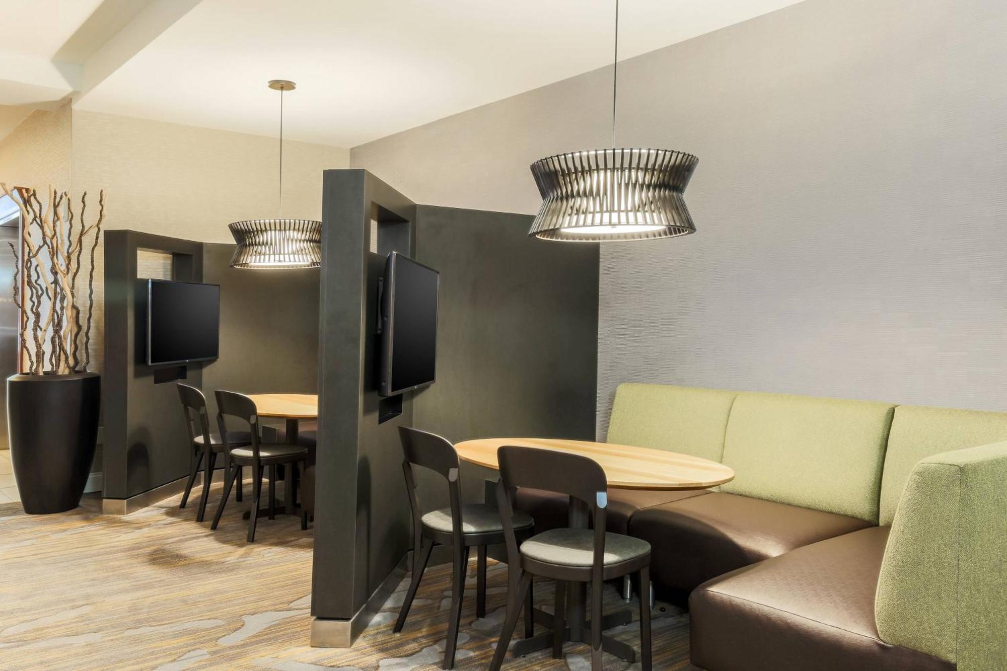 Courtyard By Marriott Pittsburgh Downtown Hotel Екстериор снимка